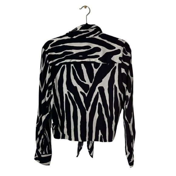 Sanctuary Girlfried Tie Front Botton-UP Shirt Size Medium - Picture 3 of 10